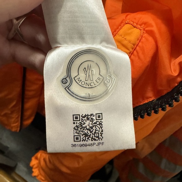 Moncler x Off-White Windbreaker - Picture 15 of 15